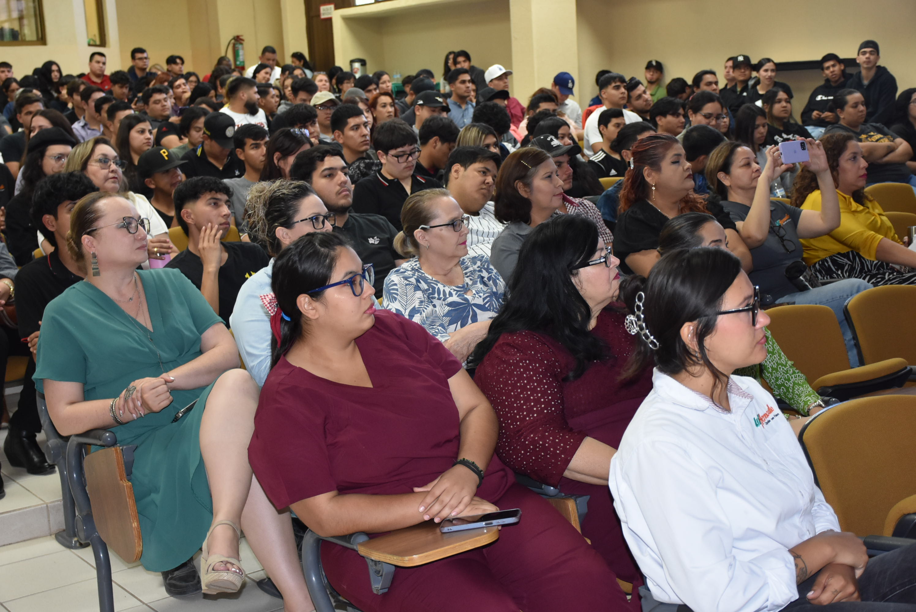 UTH colabora con ISM para educar en materia de género