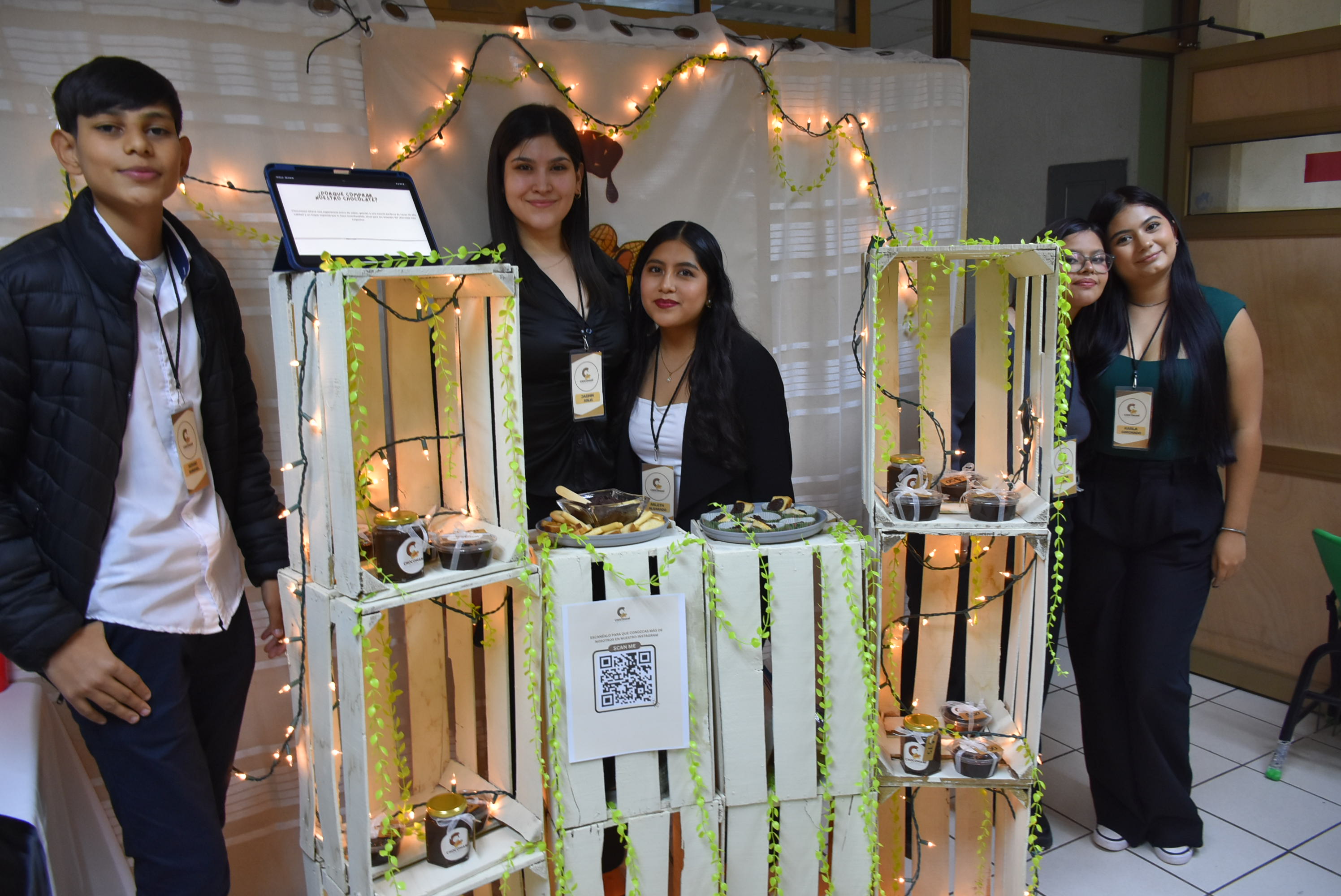 Alumnos de la Lic. en Desarrollo de Negocios festejan el Día del Chocolate